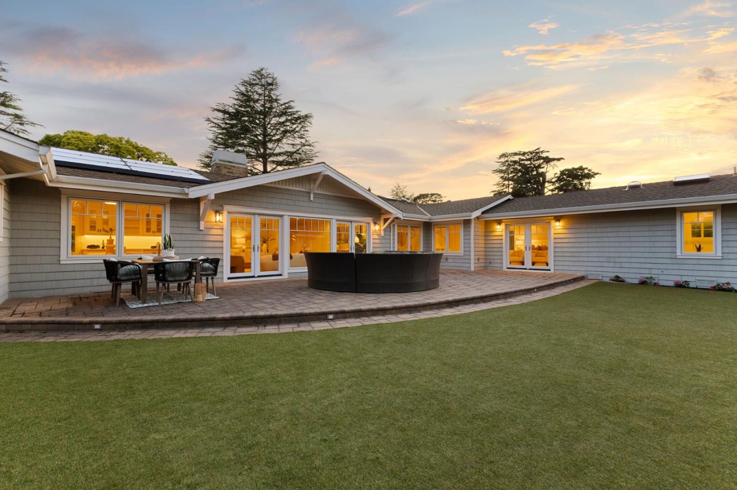 Detail Gallery Image 74 of 99 For 1510 Kingswood Dr, Hillsborough,  CA 94010 - 4 Beds | 4/1 Baths