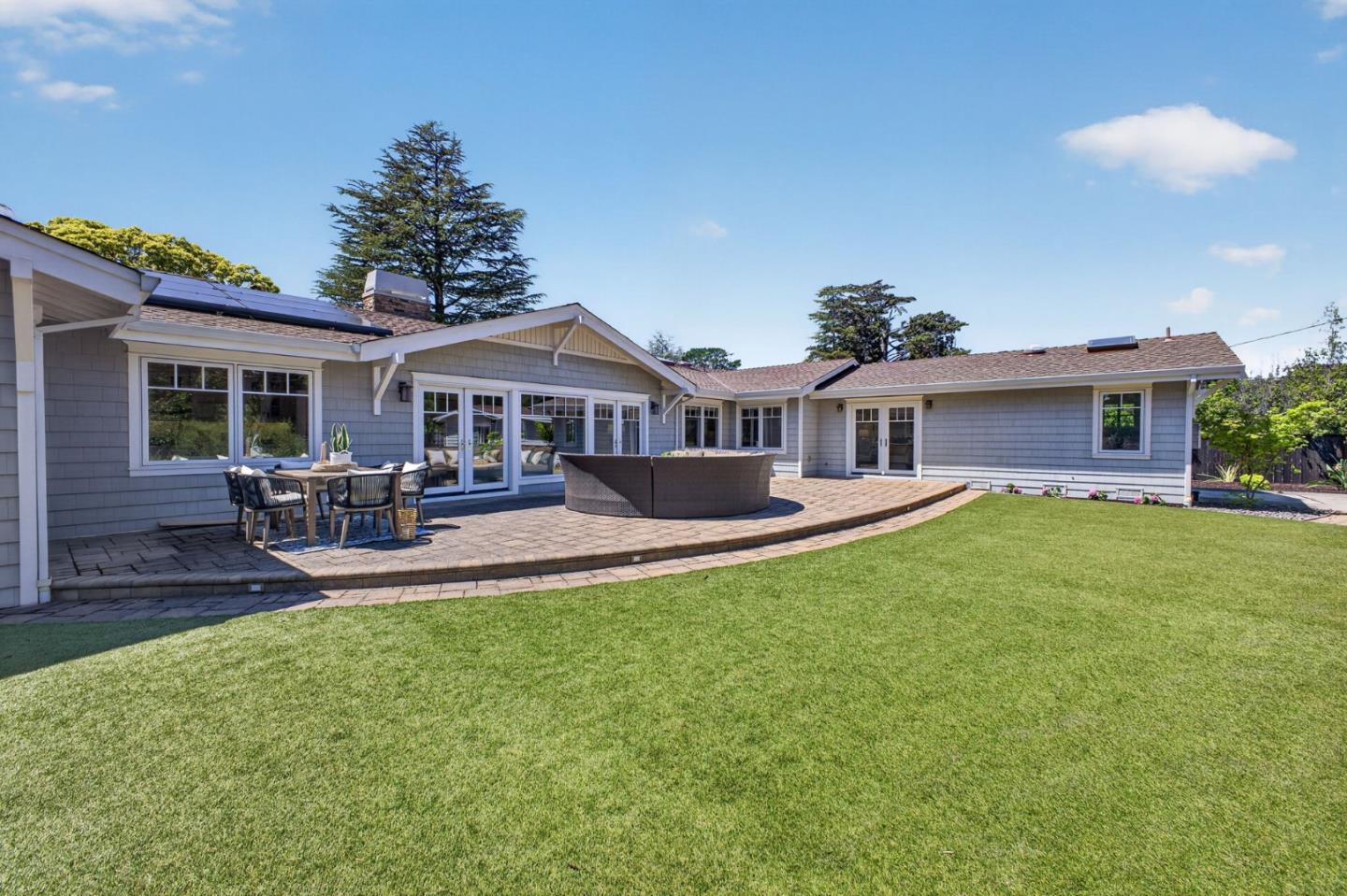 Detail Gallery Image 76 of 99 For 1510 Kingswood Dr, Hillsborough,  CA 94010 - 4 Beds | 4/1 Baths