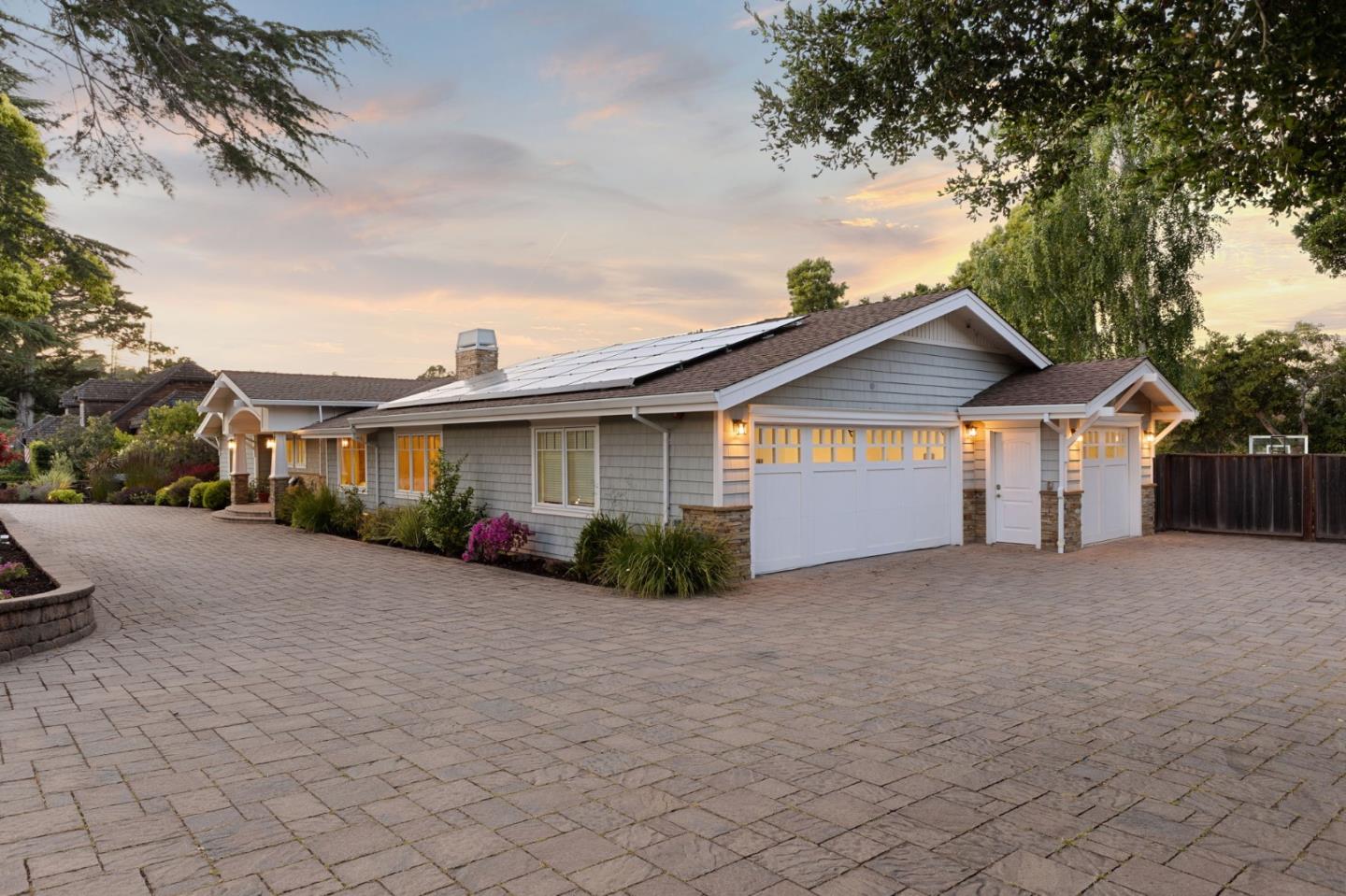 Detail Gallery Image 8 of 99 For 1510 Kingswood Dr, Hillsborough,  CA 94010 - 4 Beds | 4/1 Baths