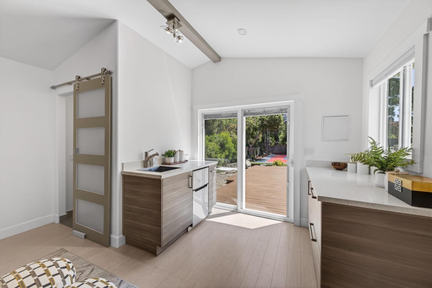 Detail Gallery Image 80 of 99 For 1510 Kingswood Dr, Hillsborough,  CA 94010 - 4 Beds | 4/1 Baths