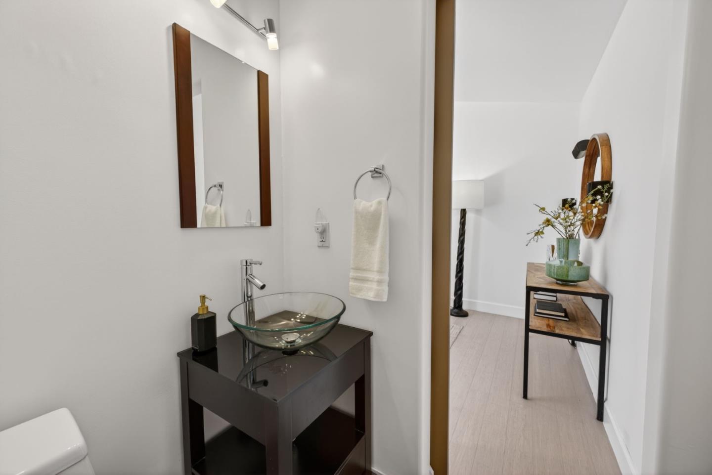 Detail Gallery Image 85 of 99 For 1510 Kingswood Dr, Hillsborough,  CA 94010 - 4 Beds | 4/1 Baths