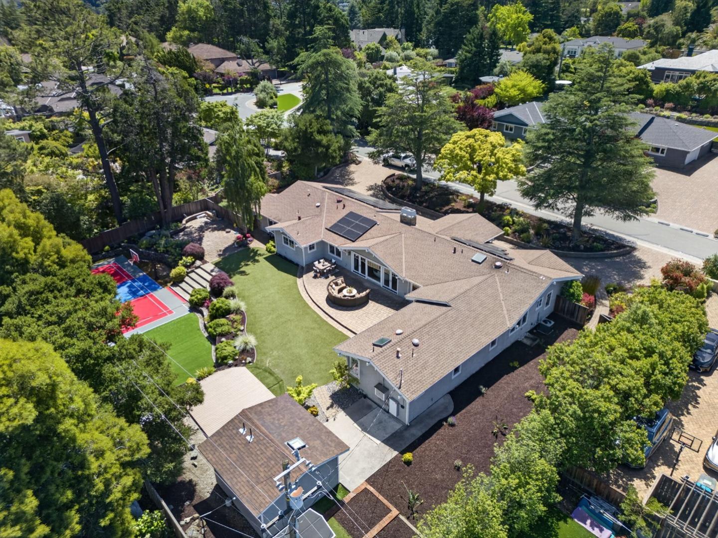 Detail Gallery Image 89 of 99 For 1510 Kingswood Dr, Hillsborough,  CA 94010 - 4 Beds | 4/1 Baths