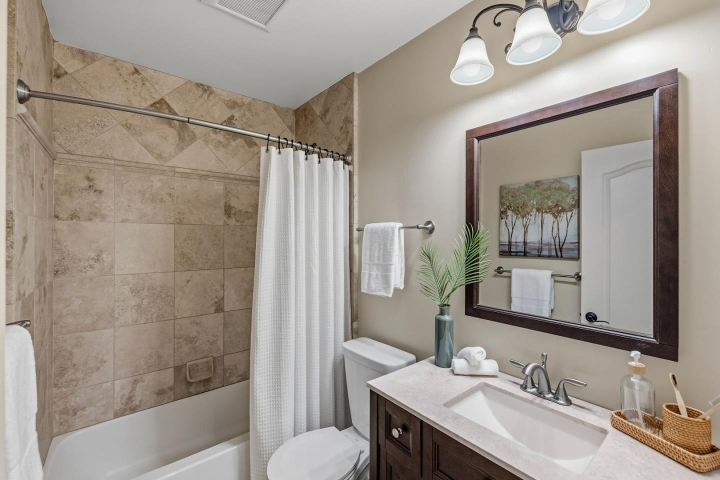 Detail Gallery Image 12 of 20 For 668 Alice St, Monterey,  CA 93940 - 4 Beds | 3 Baths