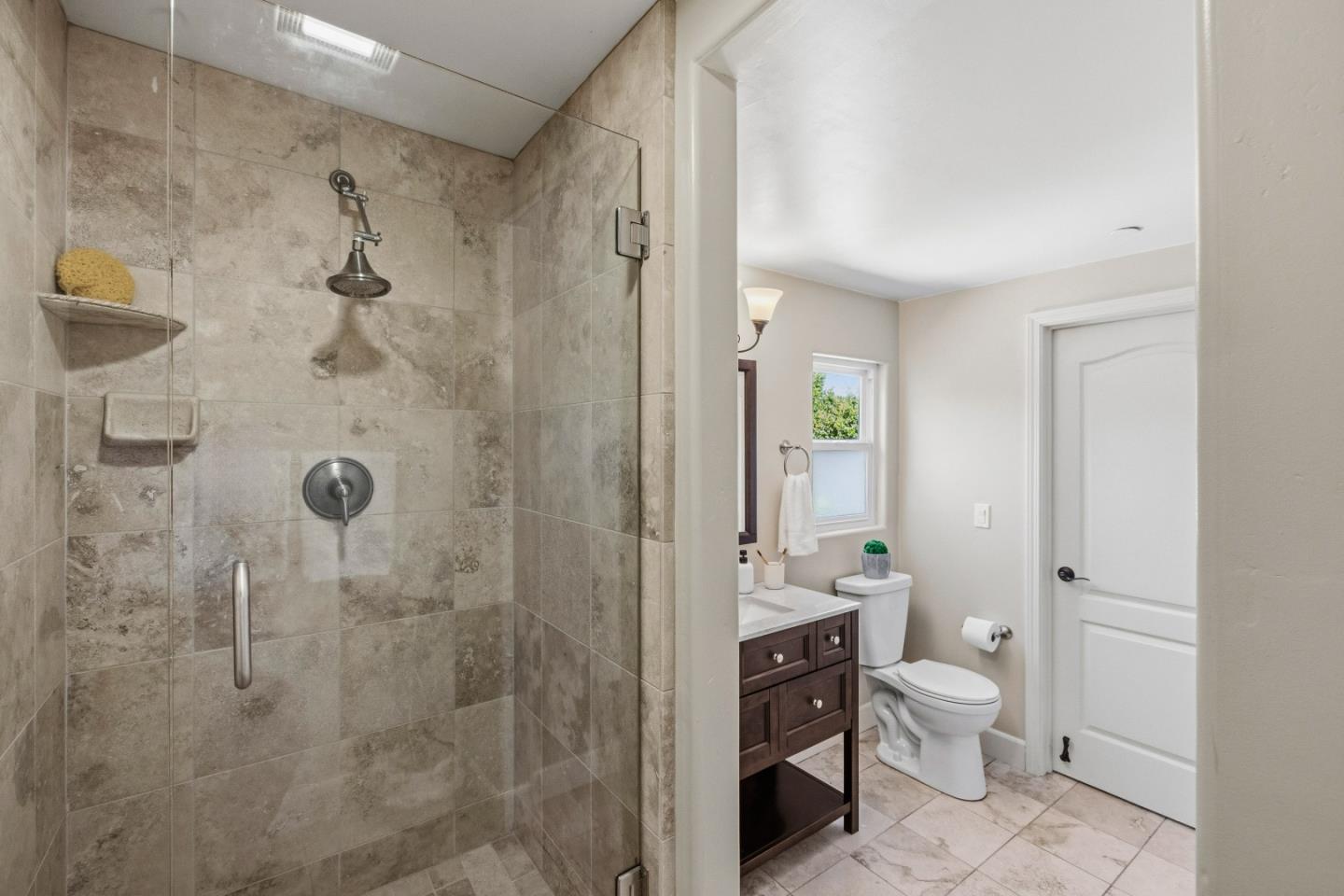 Detail Gallery Image 14 of 20 For 668 Alice St, Monterey,  CA 93940 - 4 Beds | 3 Baths