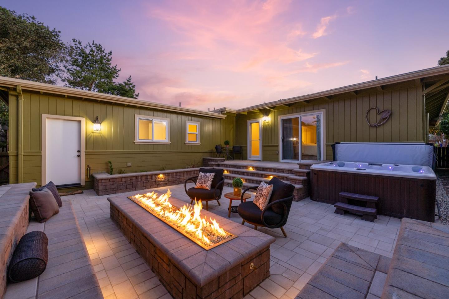 Detail Gallery Image 16 of 20 For 668 Alice St, Monterey,  CA 93940 - 4 Beds | 3 Baths