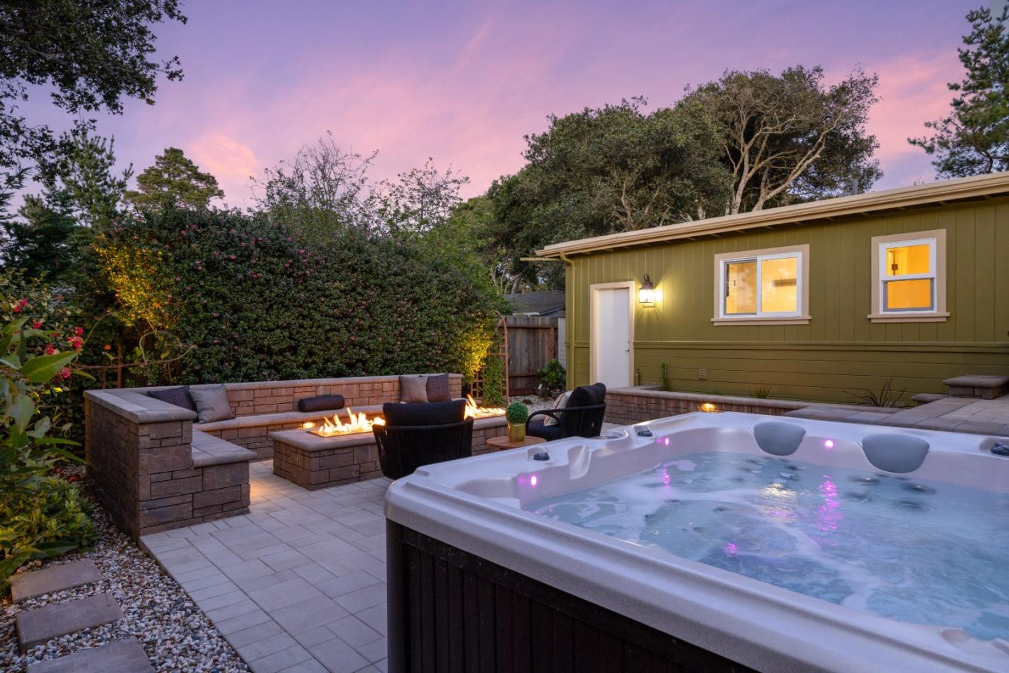 Detail Gallery Image 17 of 20 For 668 Alice St, Monterey,  CA 93940 - 4 Beds | 3 Baths