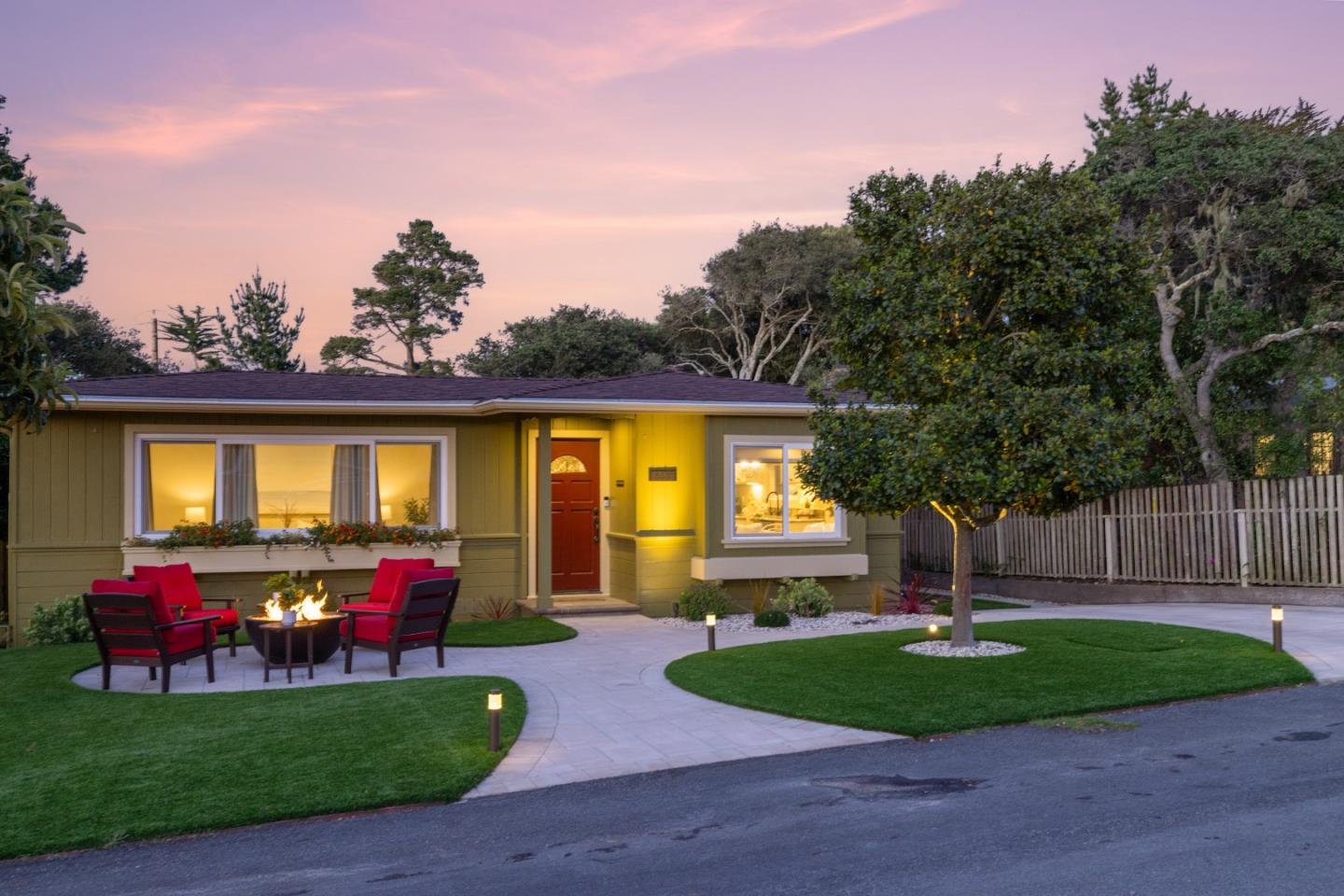 Detail Gallery Image 18 of 20 For 668 Alice St, Monterey,  CA 93940 - 4 Beds | 3 Baths