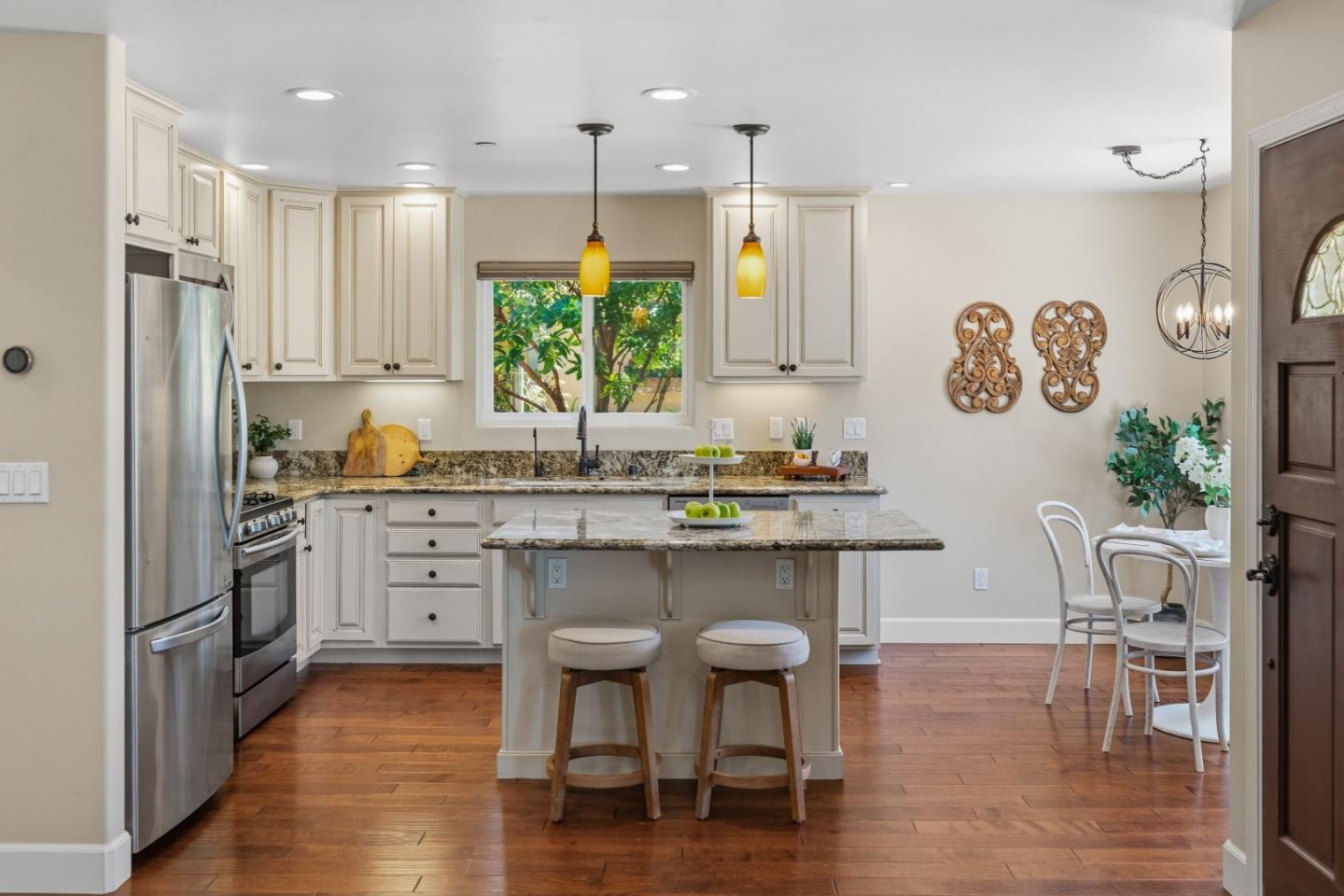 Detail Gallery Image 5 of 20 For 668 Alice St, Monterey,  CA 93940 - 4 Beds | 3 Baths