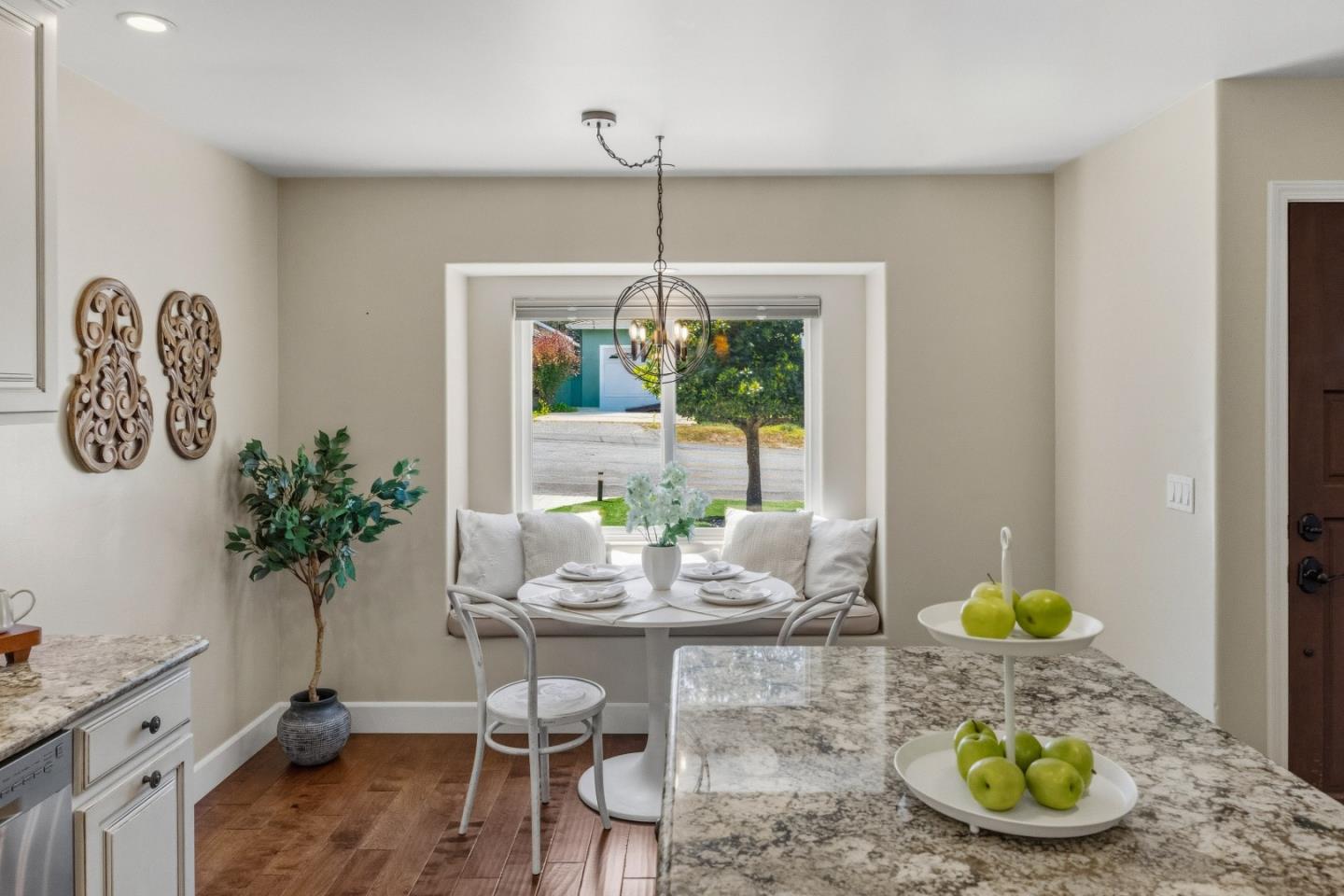 Detail Gallery Image 7 of 20 For 668 Alice St, Monterey,  CA 93940 - 4 Beds | 3 Baths