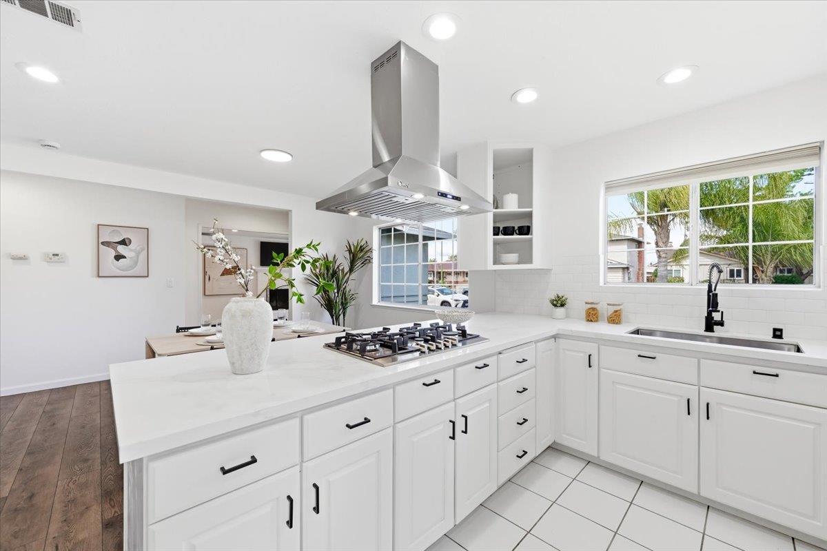 Detail Gallery Image 12 of 50 For 4295 Jan Way, San Jose,  CA 95124 - 3 Beds | 2 Baths