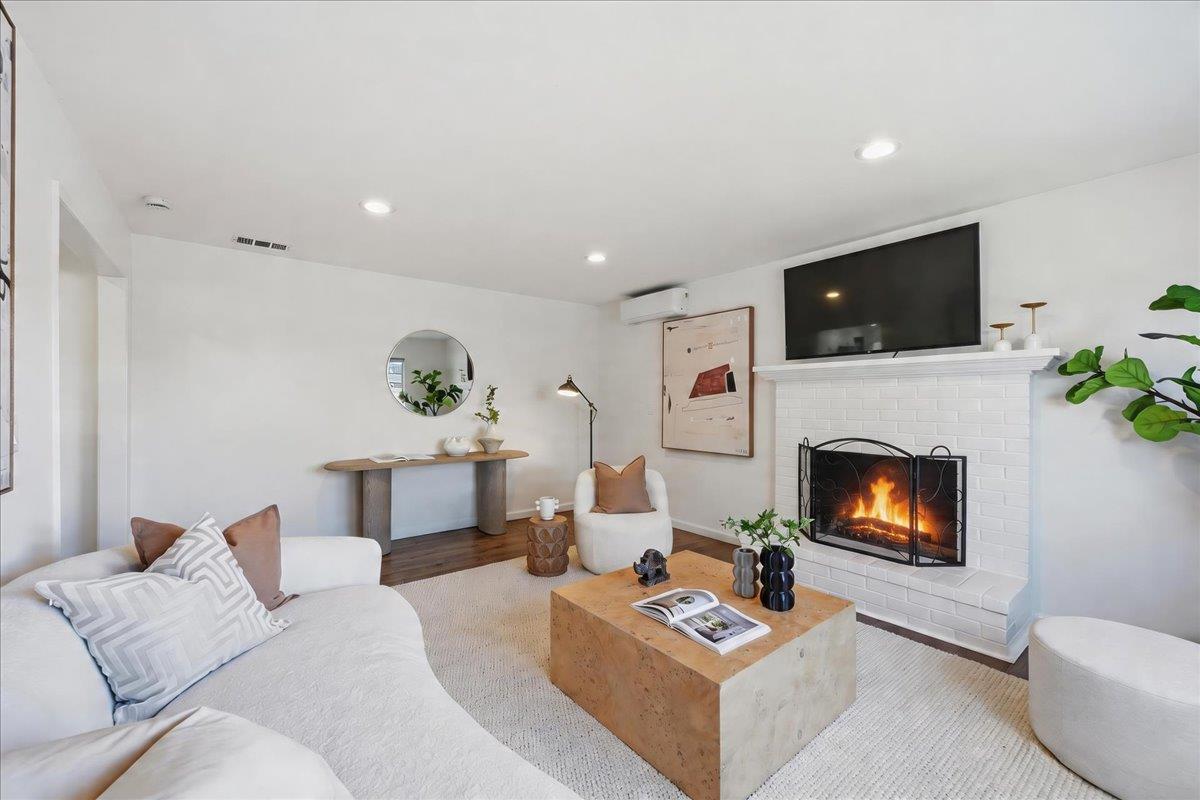 Detail Gallery Image 5 of 50 For 4295 Jan Way, San Jose,  CA 95124 - 3 Beds | 2 Baths