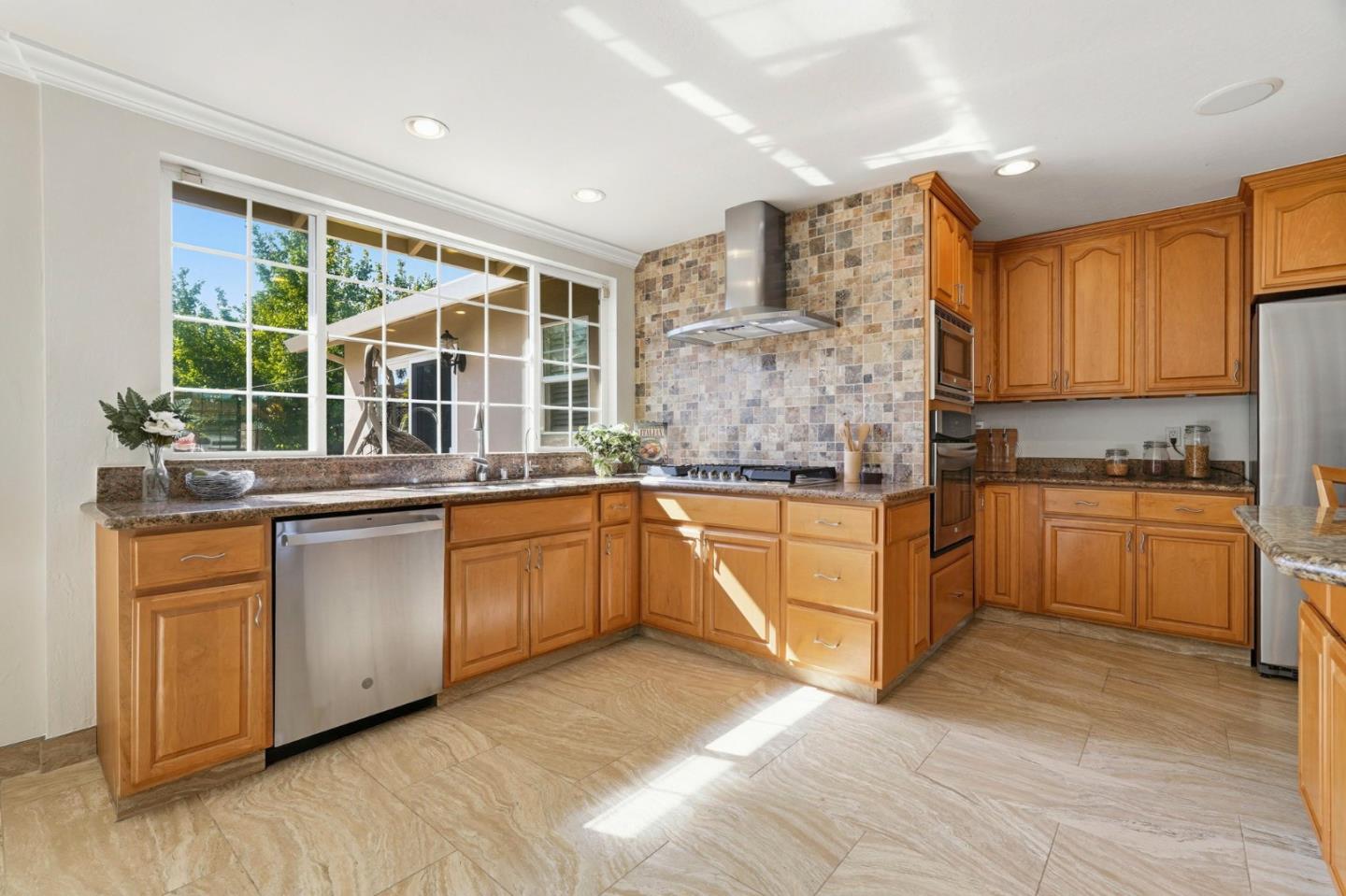 Detail Gallery Image 13 of 34 For 6141 Royal Acorn Pl, San Jose,  CA 95120 - 3 Beds | 3 Baths