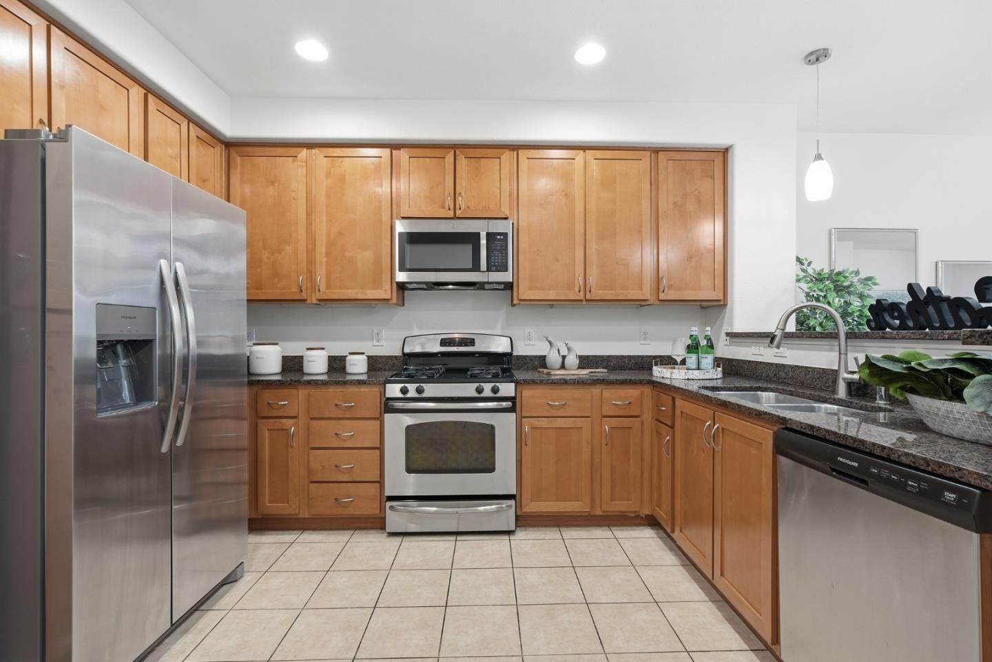 Detail Gallery Image 3 of 37 For 1388 Broadway #285,  Millbrae,  CA 94030 - 2 Beds | 2 Baths