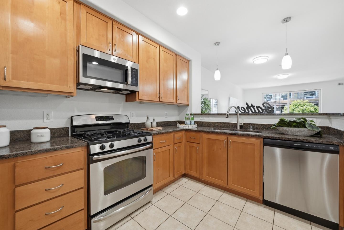 Detail Gallery Image 4 of 37 For 1388 Broadway #285,  Millbrae,  CA 94030 - 2 Beds | 2 Baths