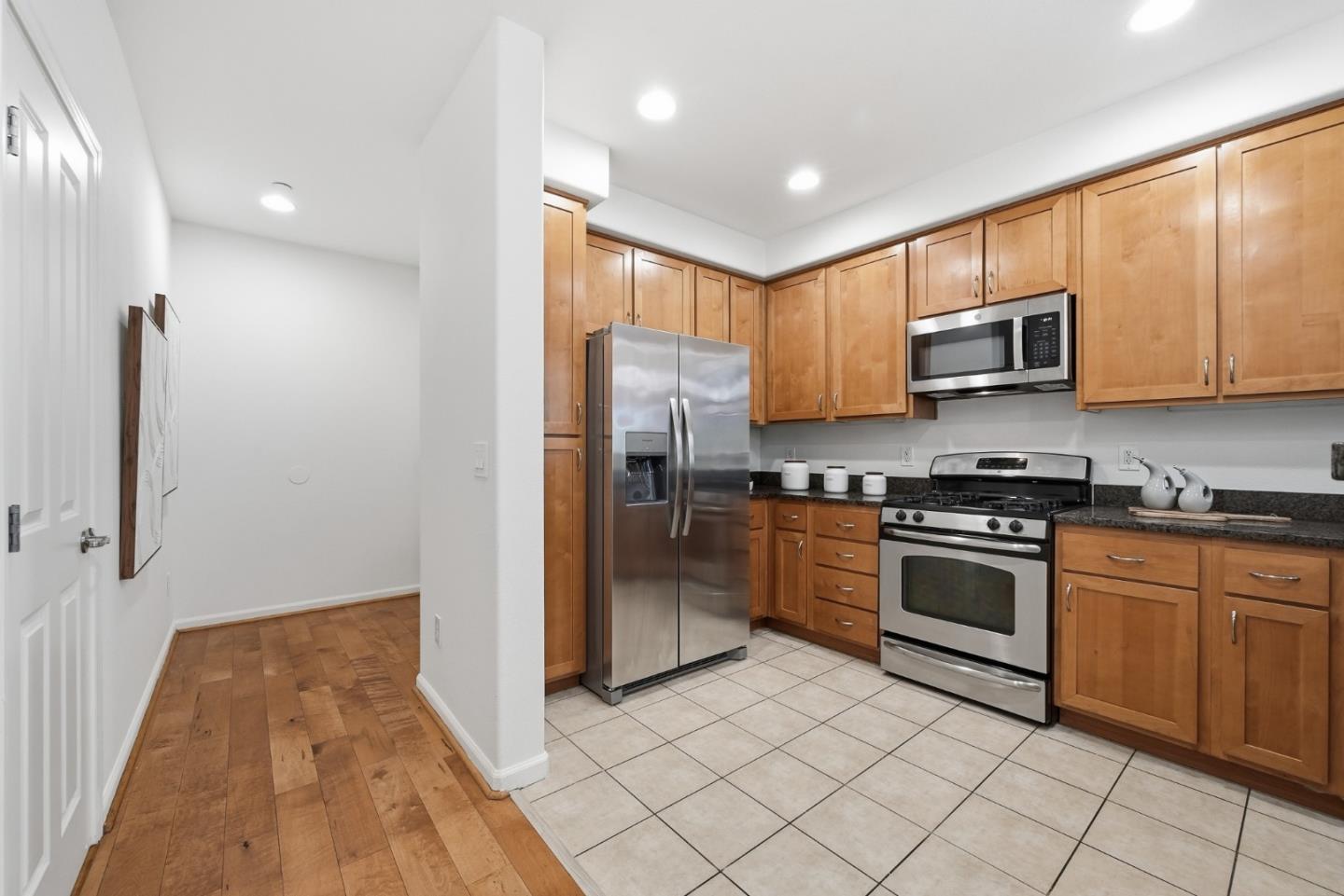 Detail Gallery Image 5 of 37 For 1388 Broadway #285,  Millbrae,  CA 94030 - 2 Beds | 2 Baths