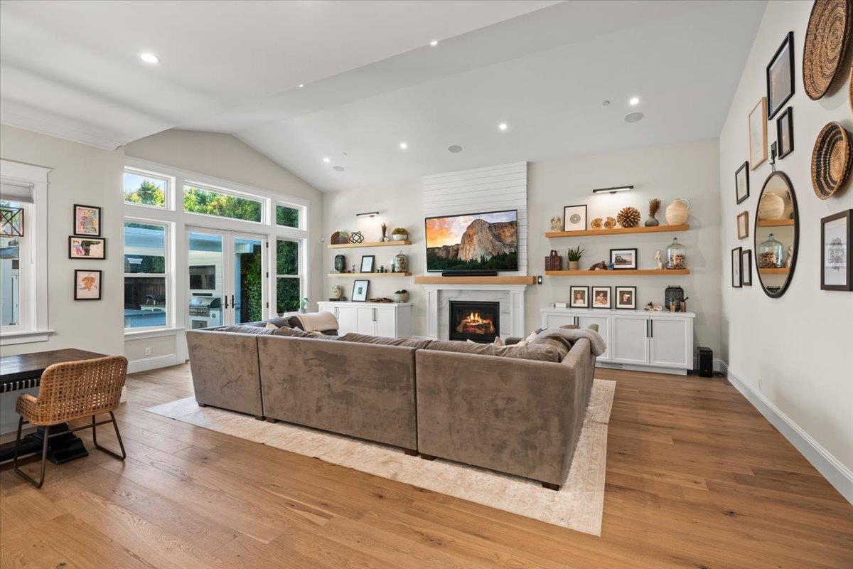 Detail Gallery Image 10 of 82 For 1004 Franquette Ave, San Jose,  CA 95125 - 6 Beds | 4/2 Baths