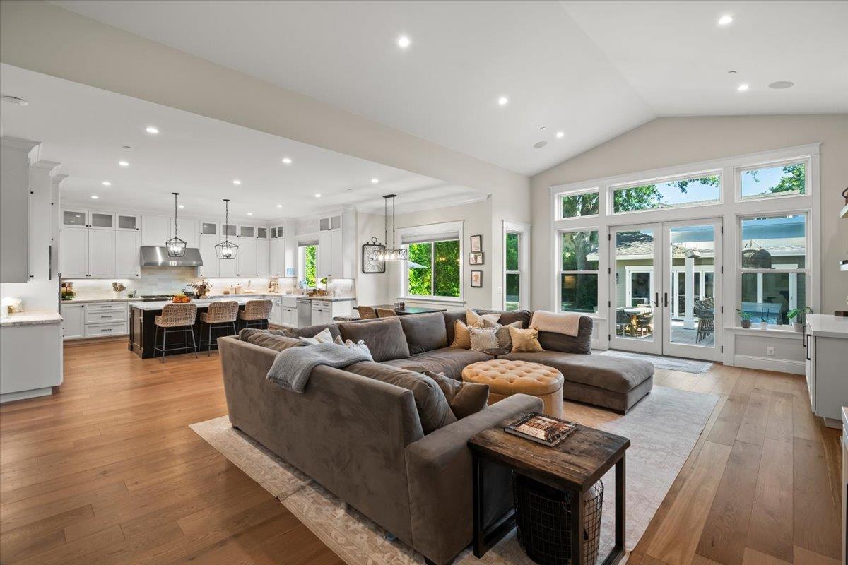 Detail Gallery Image 11 of 82 For 1004 Franquette Ave, San Jose,  CA 95125 - 6 Beds | 4/2 Baths