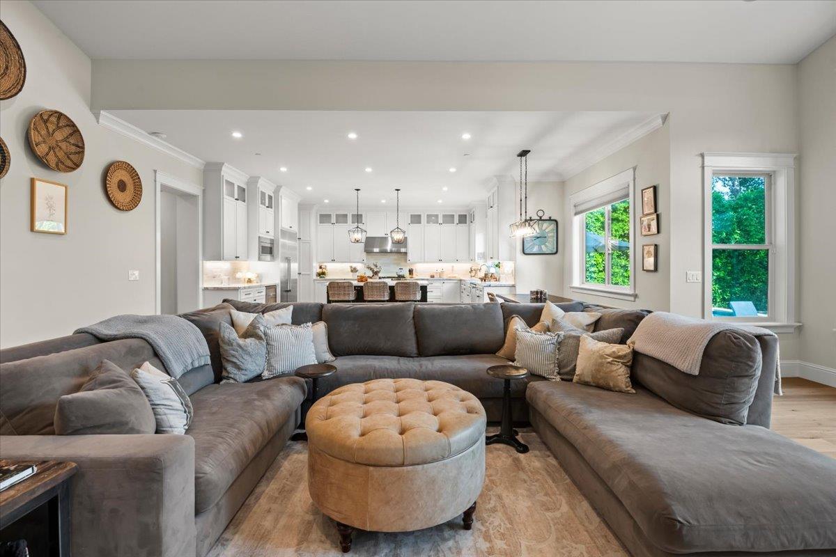 Detail Gallery Image 12 of 82 For 1004 Franquette Ave, San Jose,  CA 95125 - 6 Beds | 4/2 Baths