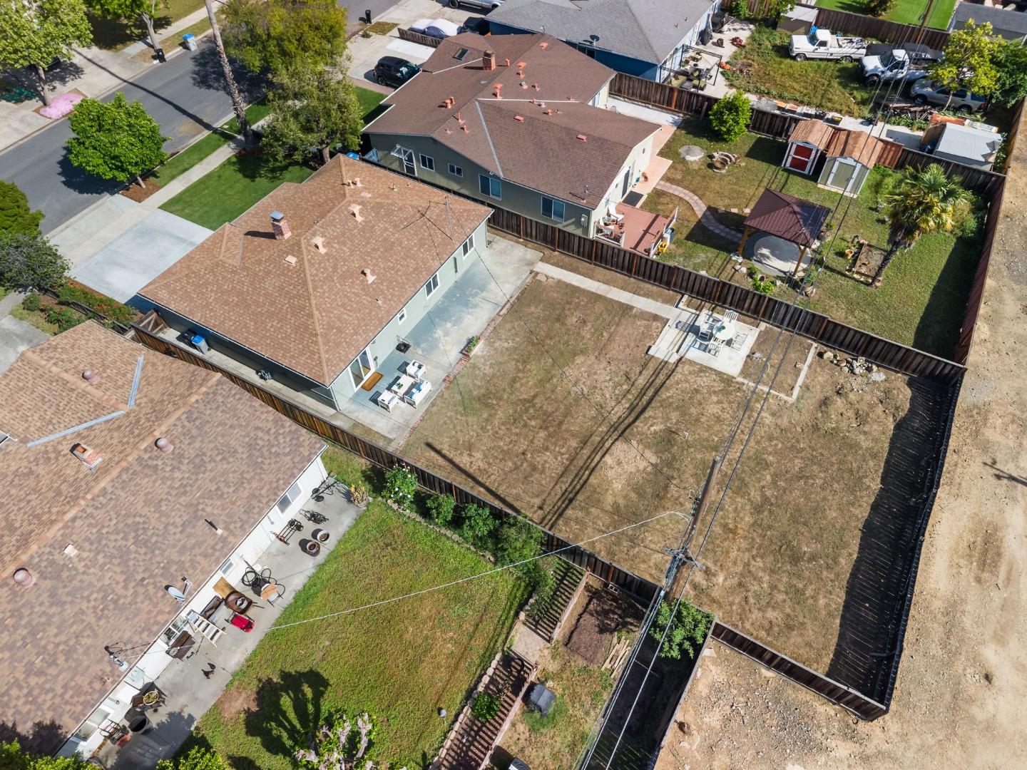 Detail Gallery Image 21 of 26 For 2761 Custer Dr, San Jose,  CA 95124 - 3 Beds | 2 Baths