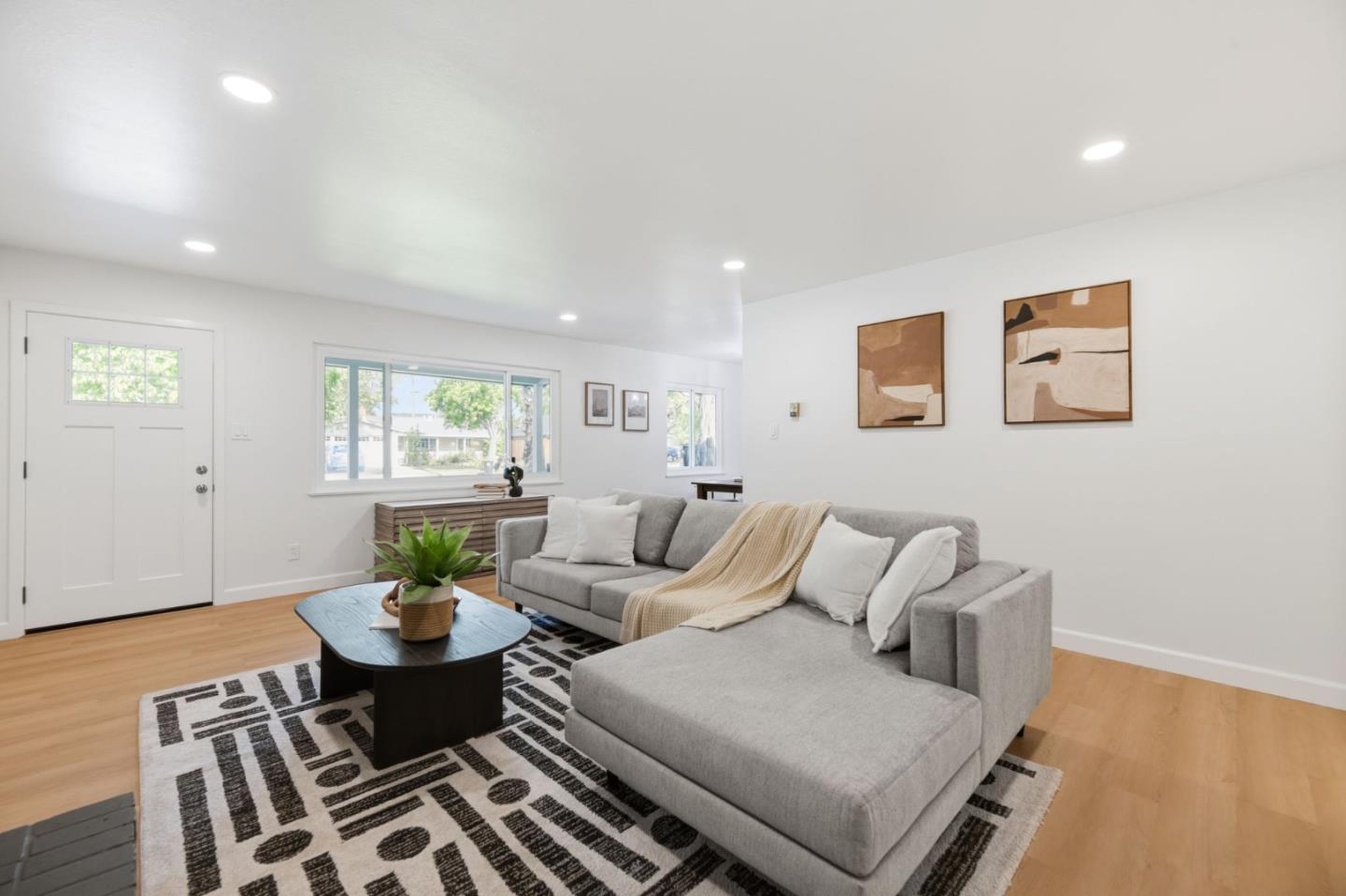 Detail Gallery Image 4 of 26 For 2761 Custer Dr, San Jose,  CA 95124 - 3 Beds | 2 Baths