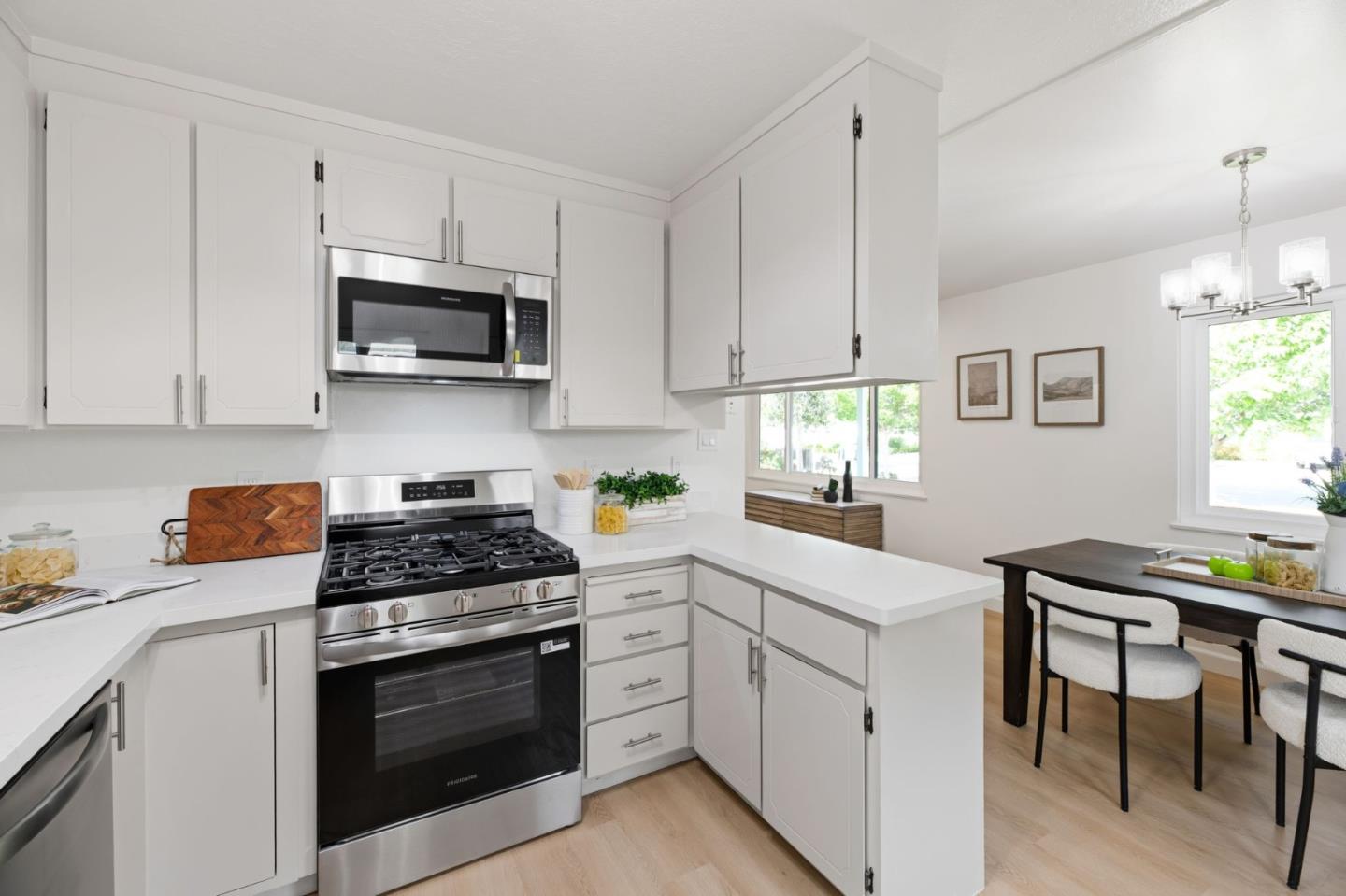 Detail Gallery Image 8 of 26 For 2761 Custer Dr, San Jose,  CA 95124 - 3 Beds | 2 Baths