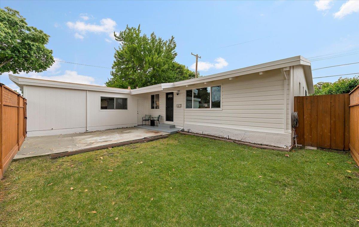 Detail Gallery Image 3 of 27 For 2473 Brannan Pl, Santa Clara,  CA 95050 - 3 Beds | 2 Baths