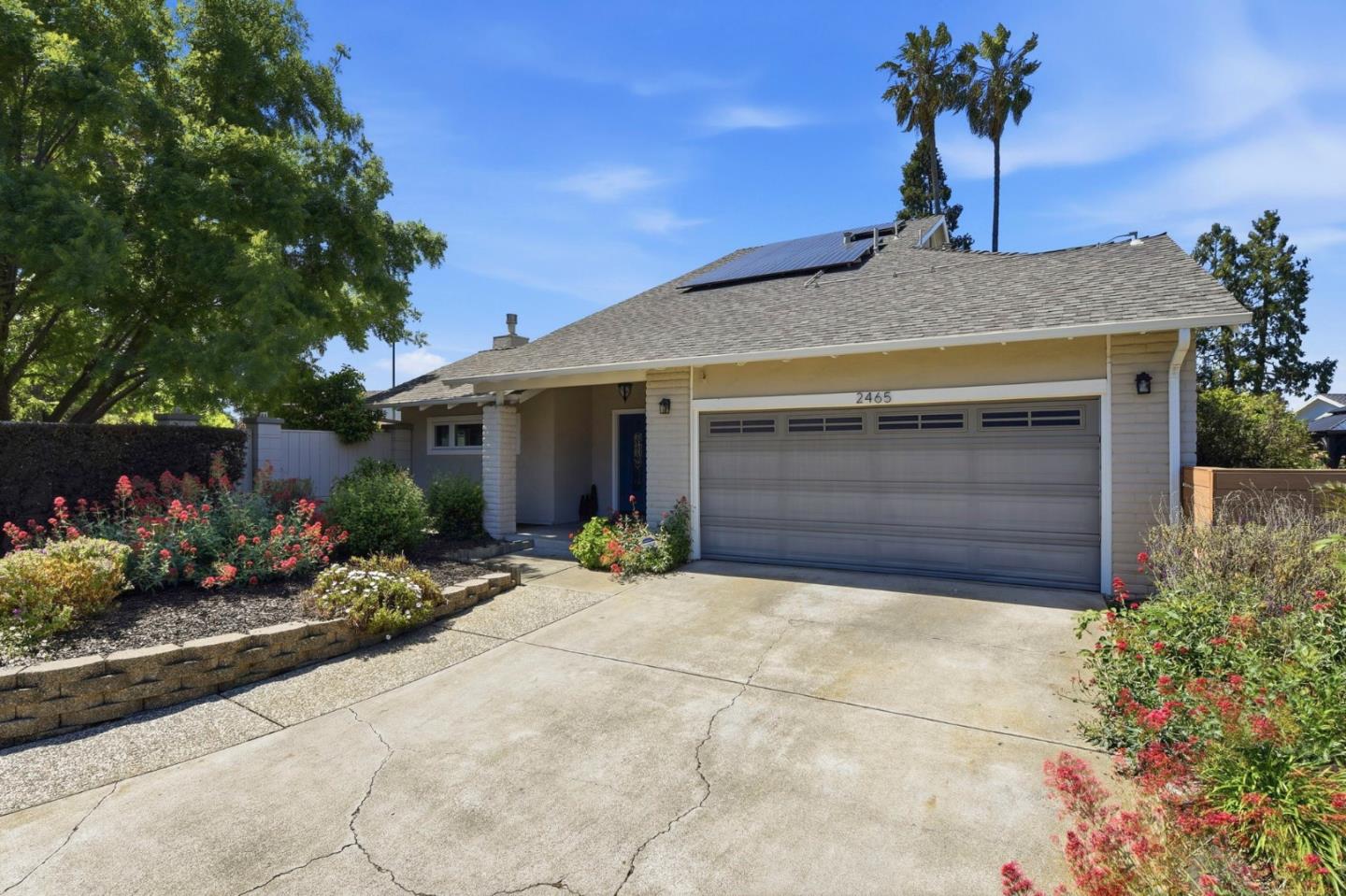 Detail Gallery Image 2 of 44 For 2465 Fenian Dr, Campbell,  CA 95008 - 4 Beds | 2/1 Baths