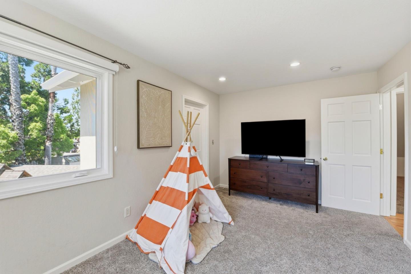 Detail Gallery Image 24 of 44 For 2465 Fenian Dr, Campbell,  CA 95008 - 4 Beds | 2/1 Baths