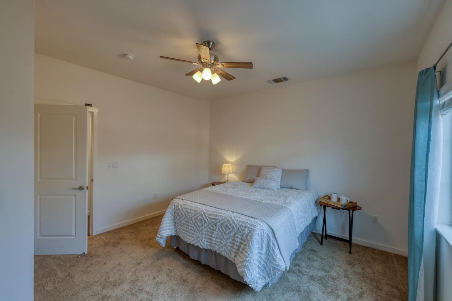 Detail Gallery Image 10 of 18 For 915 Rogge Rd, Salinas,  CA 93906 - 2 Beds | 2 Baths