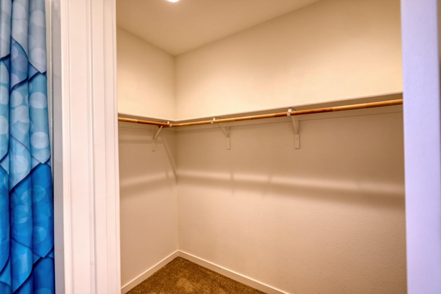 Detail Gallery Image 14 of 18 For 915 Rogge Rd, Salinas,  CA 93906 - 2 Beds | 2 Baths