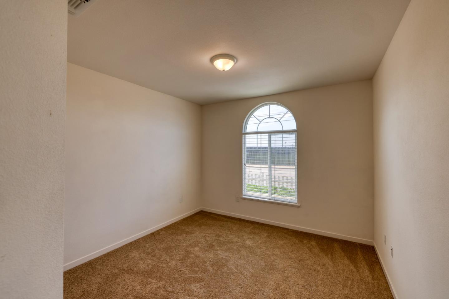 Detail Gallery Image 17 of 18 For 915 Rogge Rd, Salinas,  CA 93906 - 2 Beds | 2 Baths