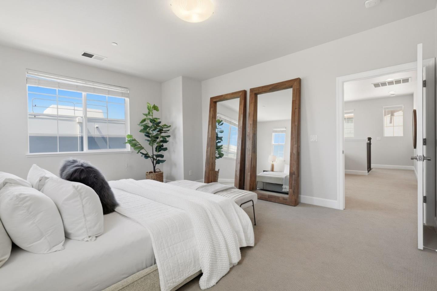 Detail Gallery Image 11 of 27 For 320 Gerald Cir, Milpitas,  CA 95035 - 3 Beds | 2/1 Baths