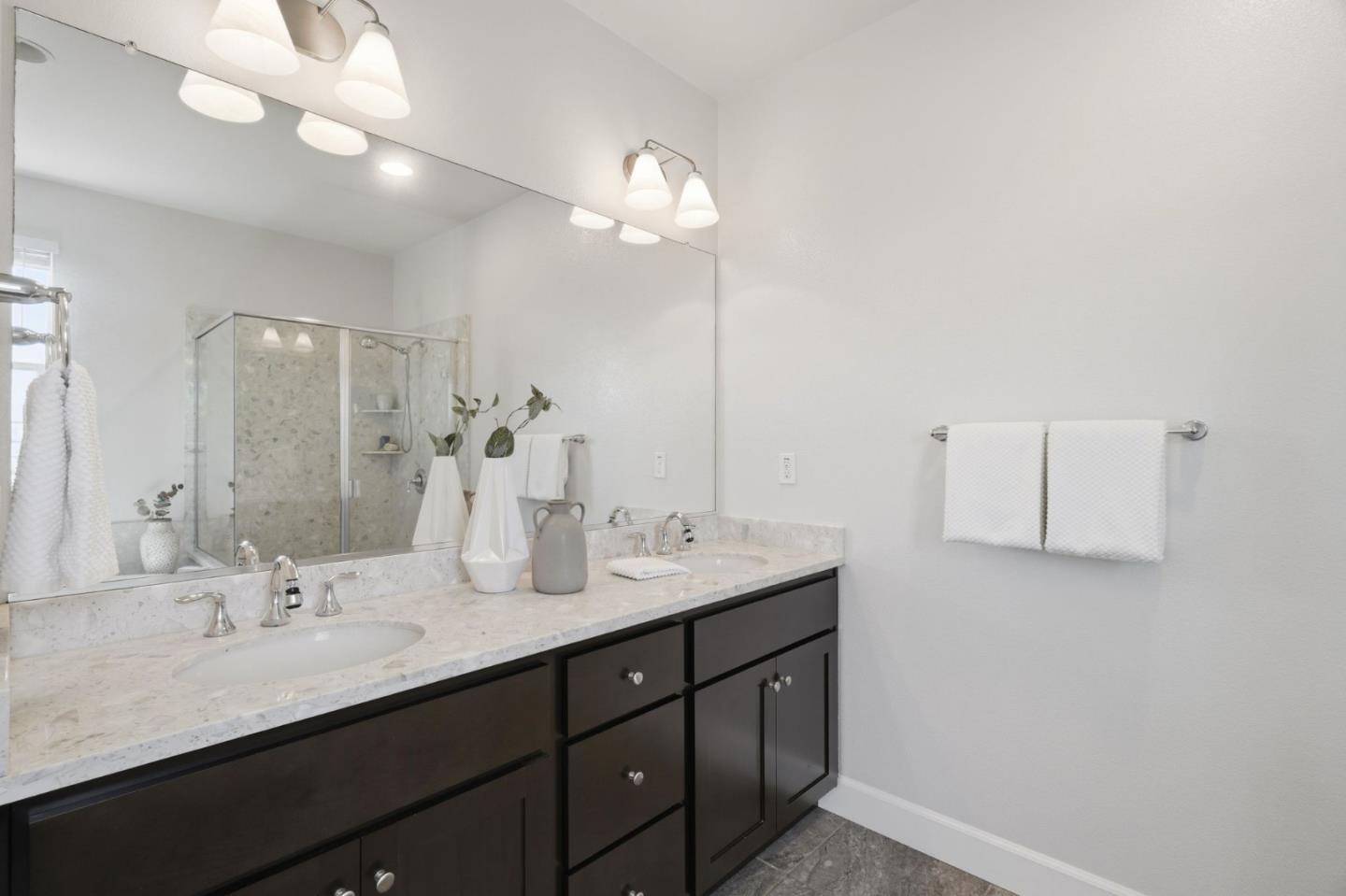 Detail Gallery Image 13 of 27 For 320 Gerald Cir, Milpitas,  CA 95035 - 3 Beds | 2/1 Baths