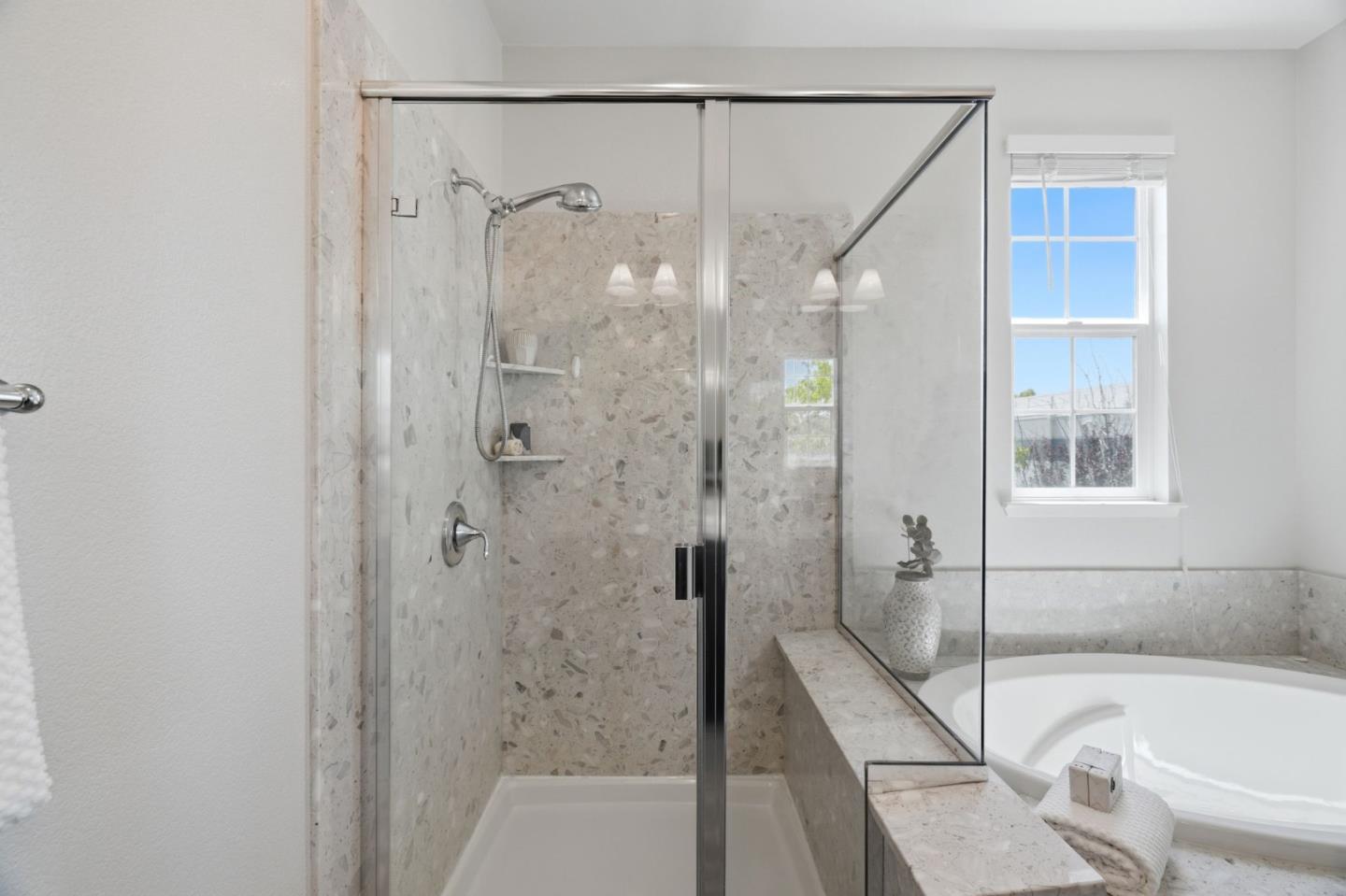 Detail Gallery Image 14 of 27 For 320 Gerald Cir, Milpitas,  CA 95035 - 3 Beds | 2/1 Baths