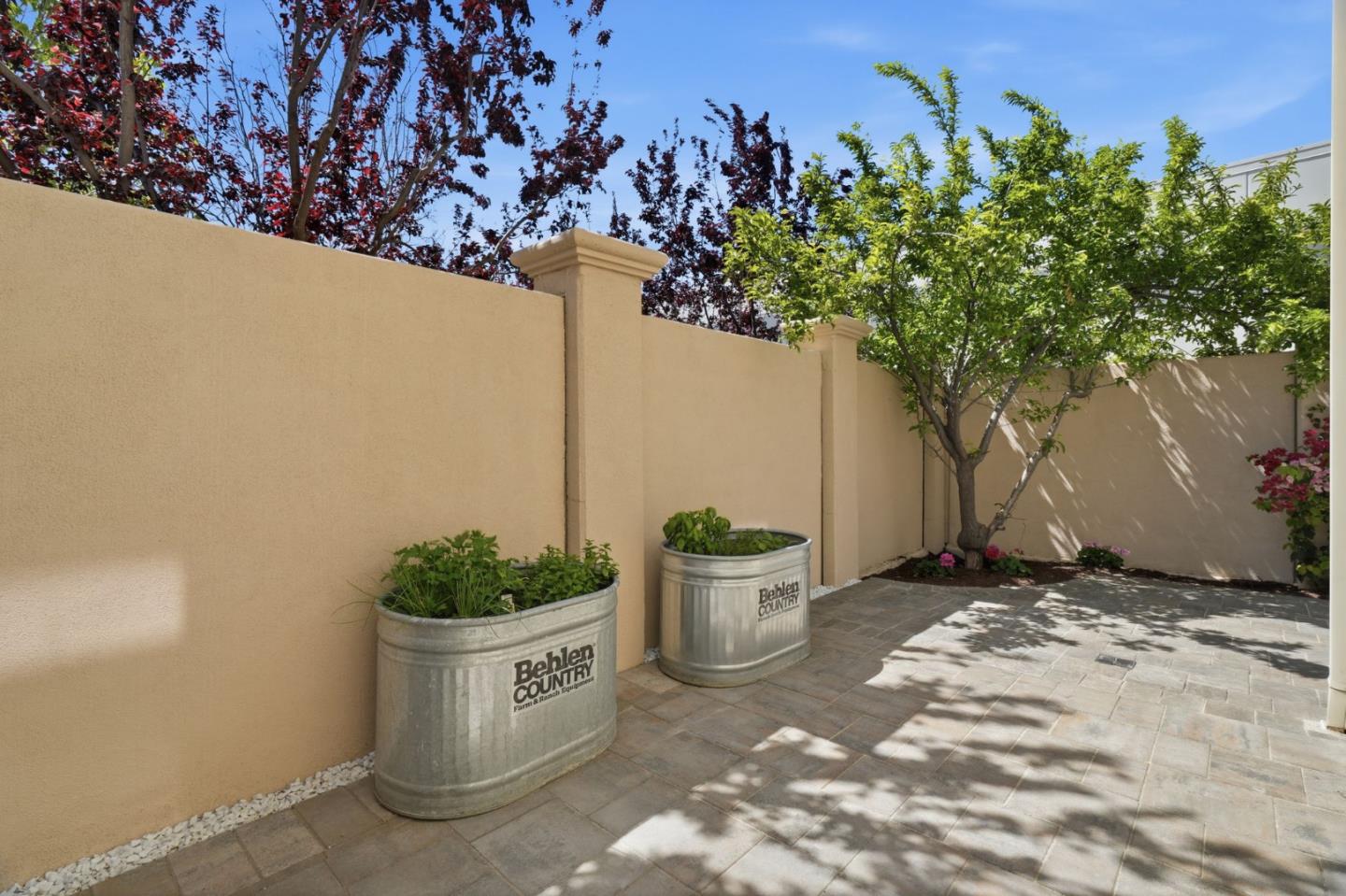 Detail Gallery Image 22 of 27 For 320 Gerald Cir, Milpitas,  CA 95035 - 3 Beds | 2/1 Baths