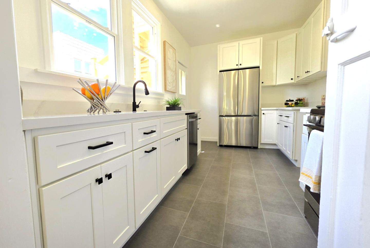 Detail Gallery Image 12 of 57 For 5232 California St, San Francisco,  CA 94118 - – Beds | – Baths