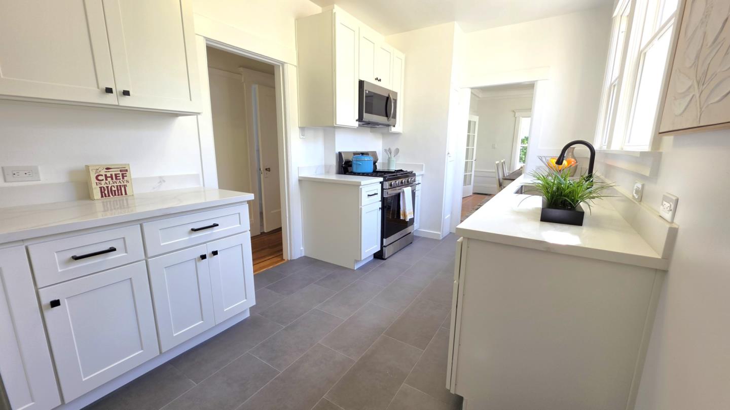 Detail Gallery Image 13 of 57 For 5232 California St, San Francisco,  CA 94118 - – Beds | – Baths