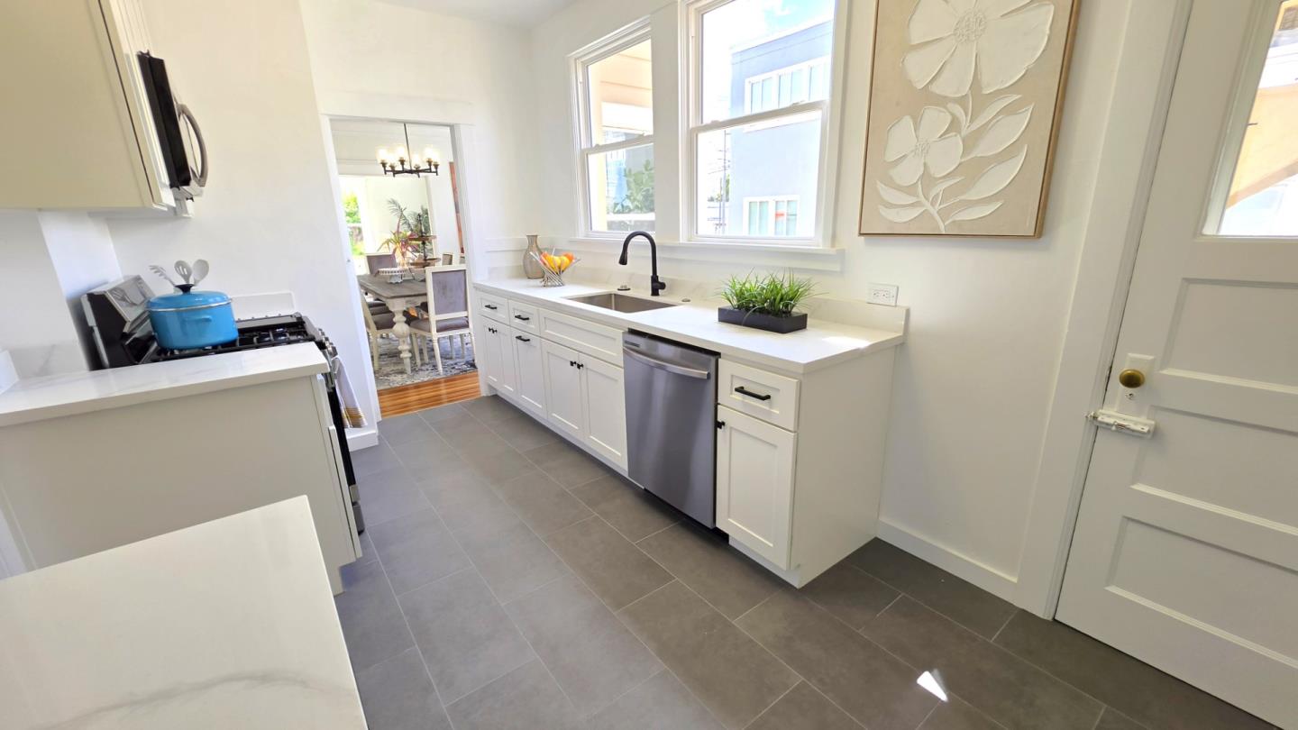 Detail Gallery Image 14 of 57 For 5232 California St, San Francisco,  CA 94118 - – Beds | – Baths