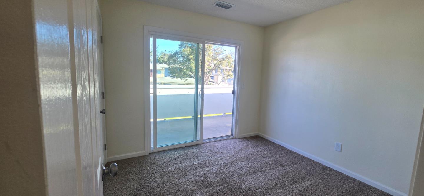 Detail Gallery Image 11 of 17 For 1797 Cherokee Dr #4,  Salinas,  CA 93906 - 3 Beds | 1/1 Baths