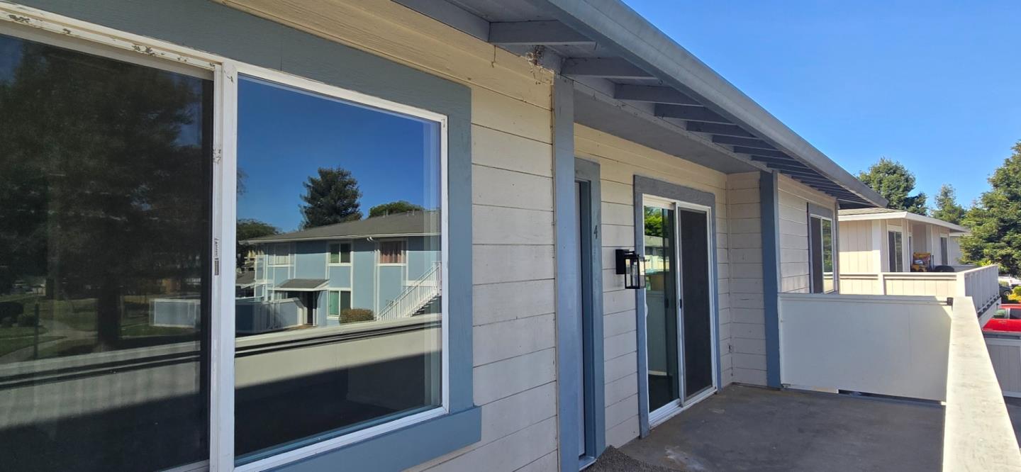 Detail Gallery Image 5 of 17 For 1797 Cherokee Dr #4,  Salinas,  CA 93906 - 3 Beds | 1/1 Baths