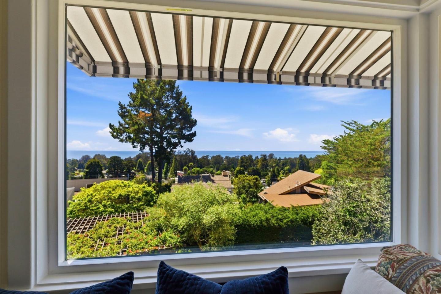 Detail Gallery Image 10 of 65 For 509 Vista Del Mar Dr, Aptos,  CA 95003 - 4 Beds | 2/1 Baths