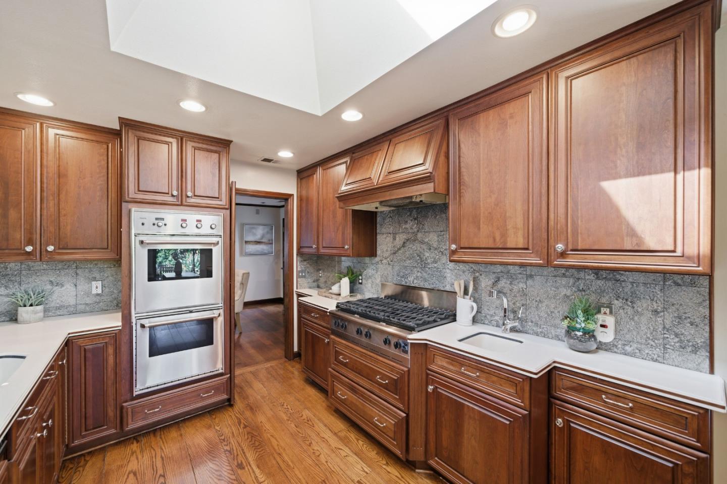 Detail Gallery Image 16 of 42 For 2108 Howard Ave, San Carlos,  CA 94070 - 2 Beds | 1 Baths