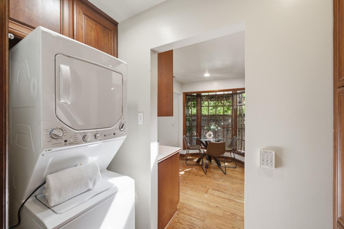 Detail Gallery Image 24 of 42 For 2108 Howard Ave, San Carlos,  CA 94070 - 2 Beds | 1 Baths