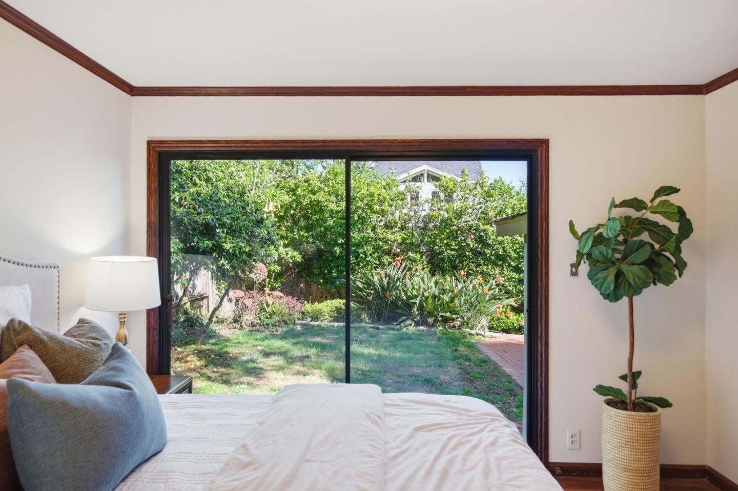 Detail Gallery Image 27 of 42 For 2108 Howard Ave, San Carlos,  CA 94070 - 2 Beds | 1 Baths