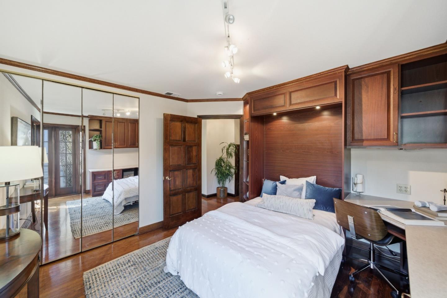 Detail Gallery Image 30 of 42 For 2108 Howard Ave, San Carlos,  CA 94070 - 2 Beds | 1 Baths