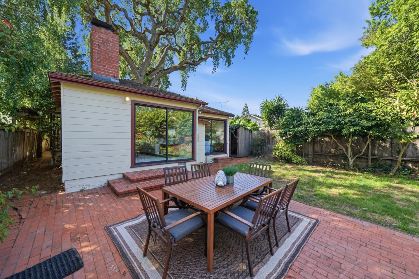 Detail Gallery Image 32 of 42 For 2108 Howard Ave, San Carlos,  CA 94070 - 2 Beds | 1 Baths