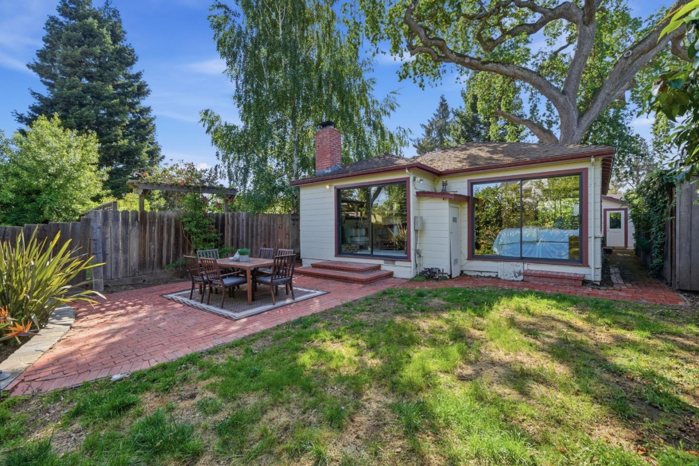 Detail Gallery Image 34 of 42 For 2108 Howard Ave, San Carlos,  CA 94070 - 2 Beds | 1 Baths