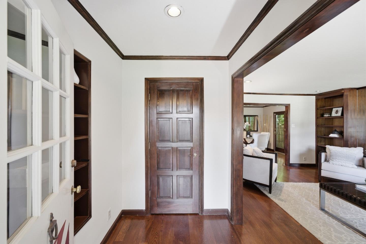 Detail Gallery Image 5 of 42 For 2108 Howard Ave, San Carlos,  CA 94070 - 2 Beds | 1 Baths