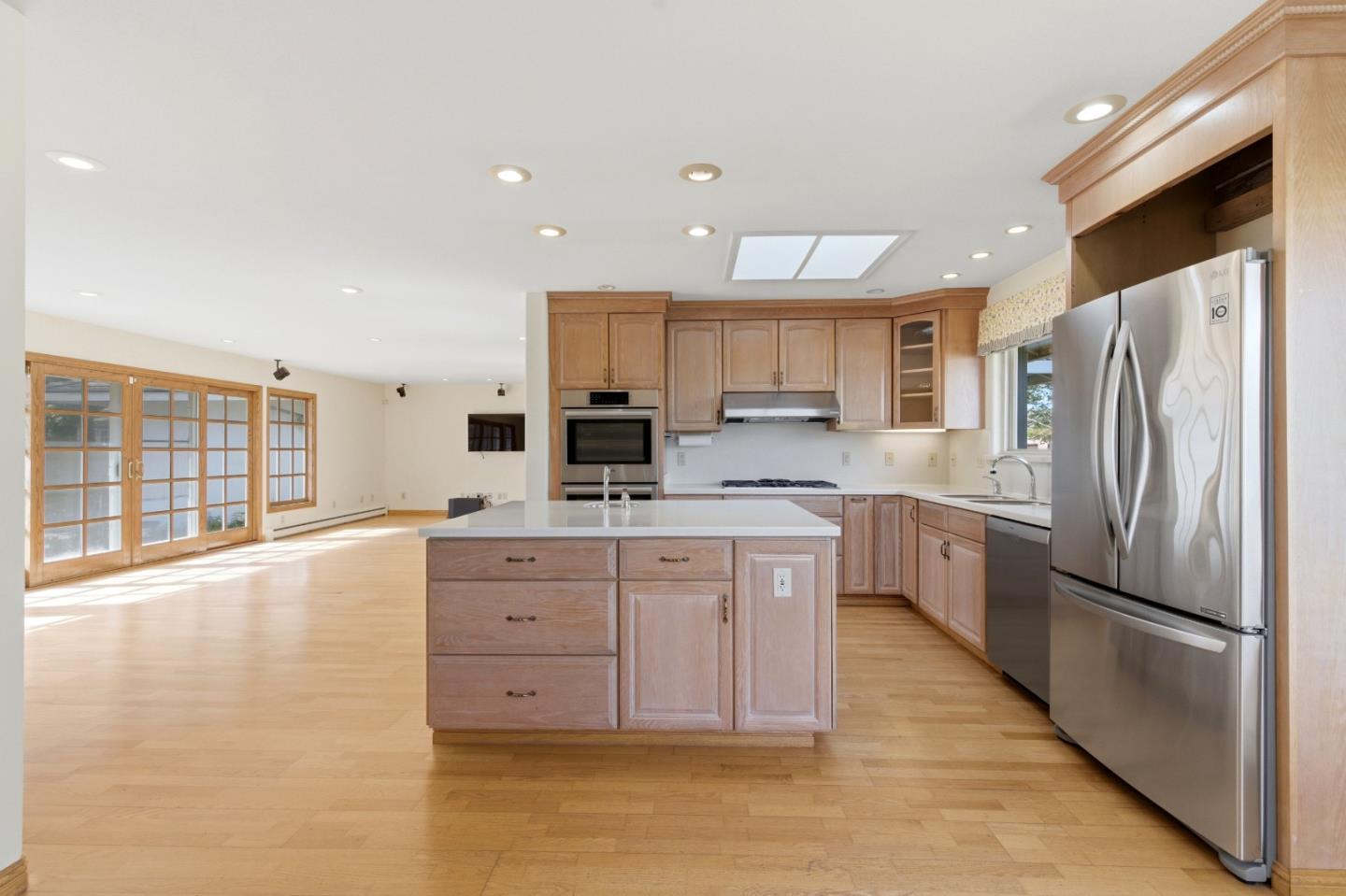 Detail Gallery Image 13 of 52 For 10904 Oak St, Castroville,  CA 95012 - 4 Beds | 2/1 Baths