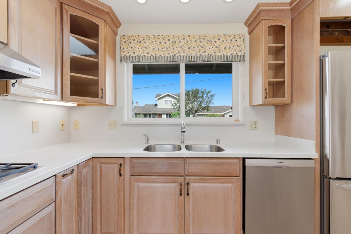 Detail Gallery Image 15 of 52 For 10904 Oak St, Castroville,  CA 95012 - 4 Beds | 2/1 Baths